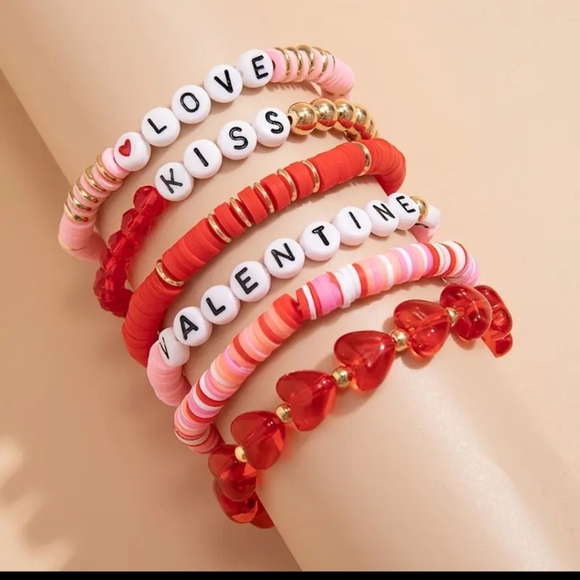 NEW! Trendy Valentine’s Bracelet Set – 6 Pieces with Heart Beads - Picture 6 of 7